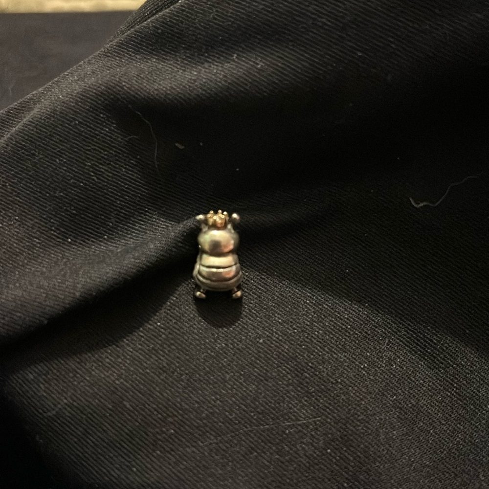 Pandora Queen Bee